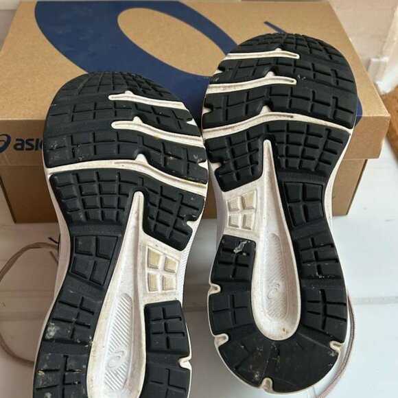 ASICS Jolt 3 GS Kids Running Shoes – Black/Barely Rose (US 4.5) - Picture 4 of 11